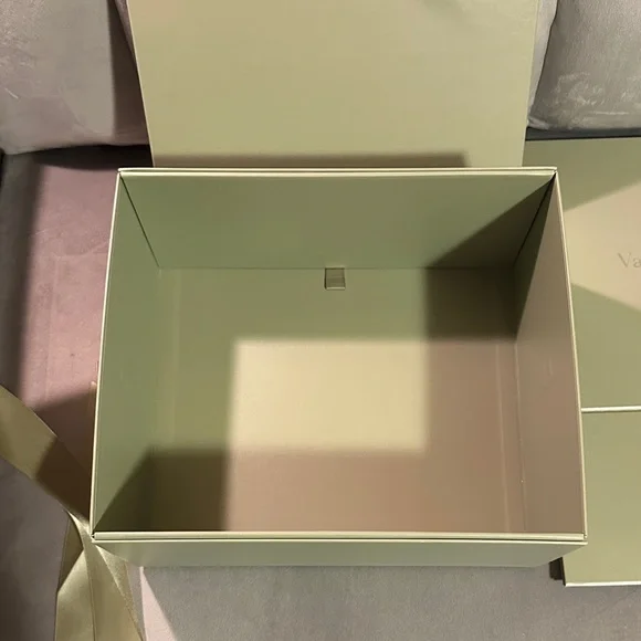 Van Cleef & Arpels Sage Green Box - Picture 4 of 9